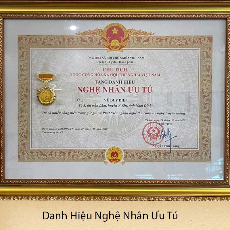 Danh Hiệu Nghệ Nhân ưu tú đồ đồng diệp oanh